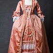 Robe à la française: Period dress made of taffeta from the © Sarus history fashion workshop. Use of the photo without the author's permission is not allowed.